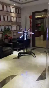 Ofis girişinde hologram fan gösterimi