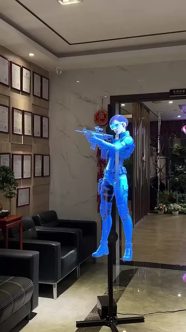 Hologram fan boyutları: lobide hologram fan ile insan figürü